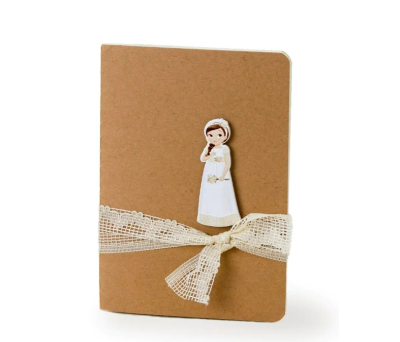 libreta con  niña comunión decorada con puntilla para regalar a los invitados